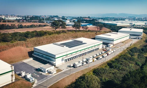 Imagem aérea do galpão da GLP Brasil