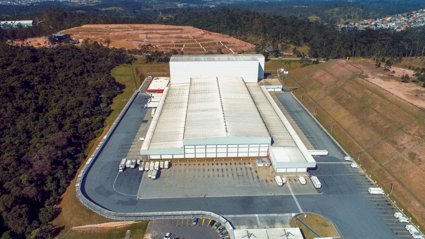 imagem aérea do galpão GLP Embu II